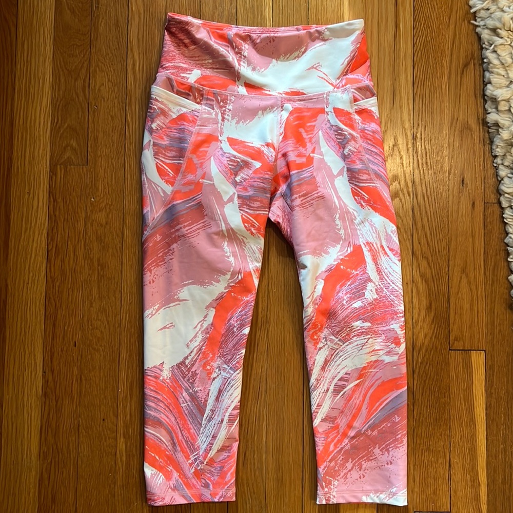 Old Navy Active cropped leggings- size M